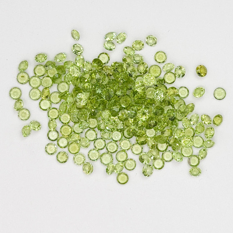 Peridot faceted 4mm round