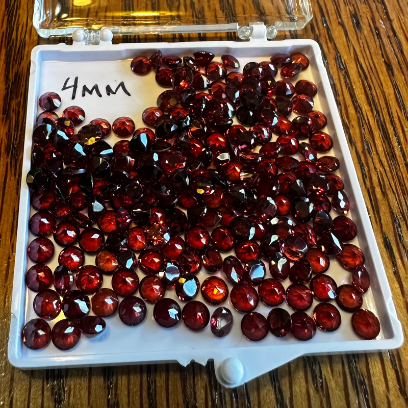 Faceted Garnet (not calibrated)