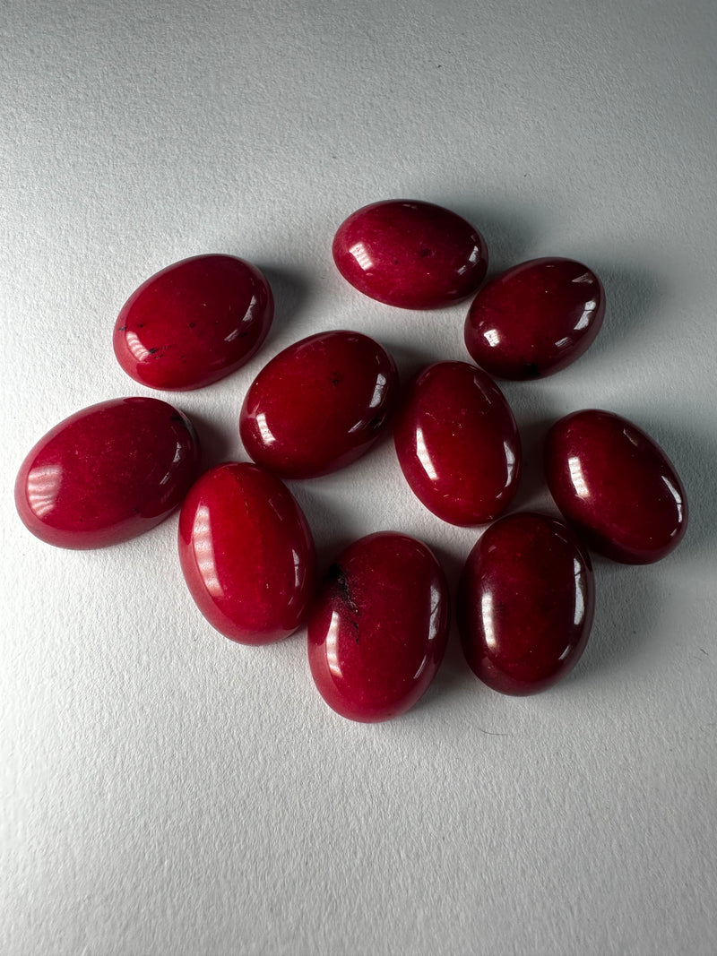 Dyed Red Quartz (2 sizes)