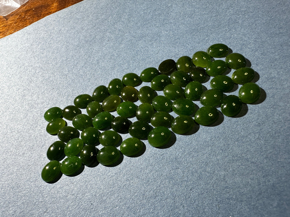 Óvalos de cabujón de jade taiwanés 8X10