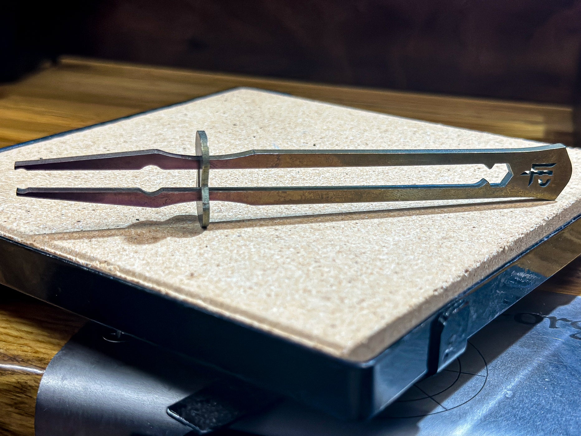 Ti Tweezy (Tweezers) — Lion Punch Forge