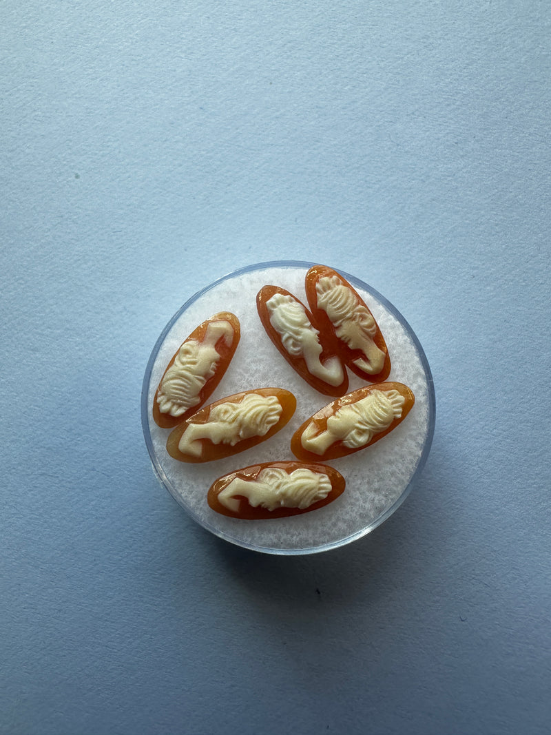 Cameos Natural (multiple sizes)