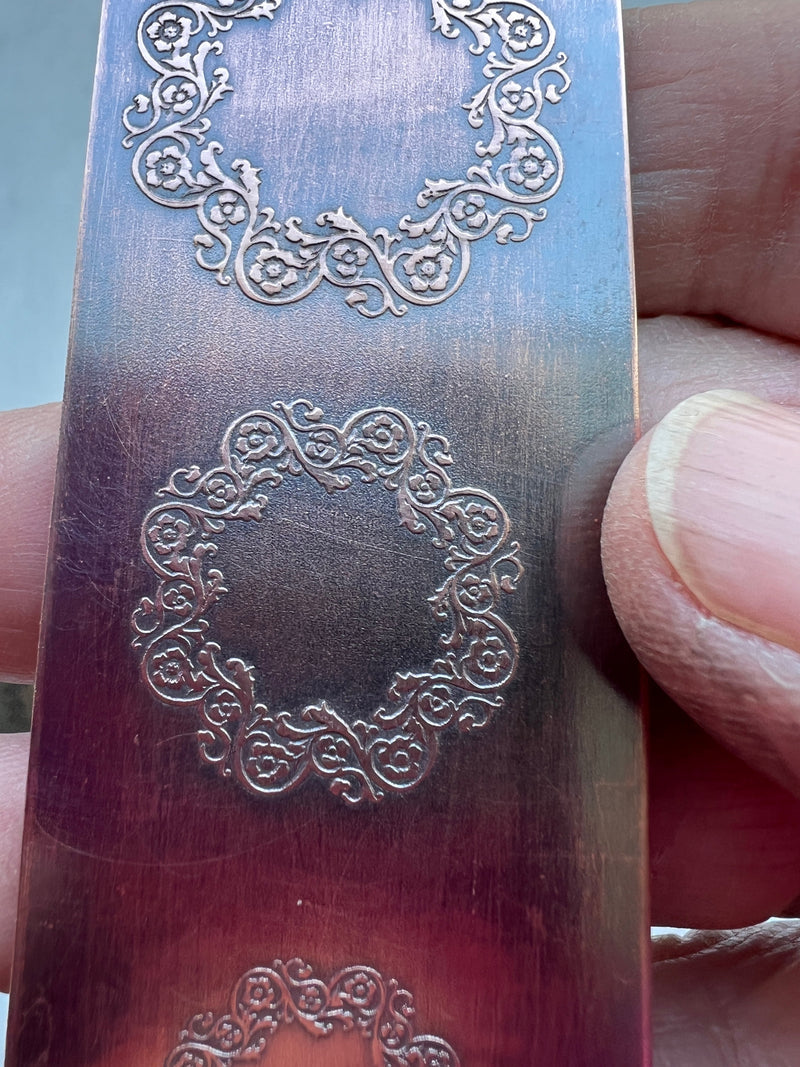 Ring of flowers plate