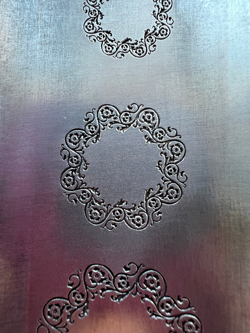 Ring of flowers plate