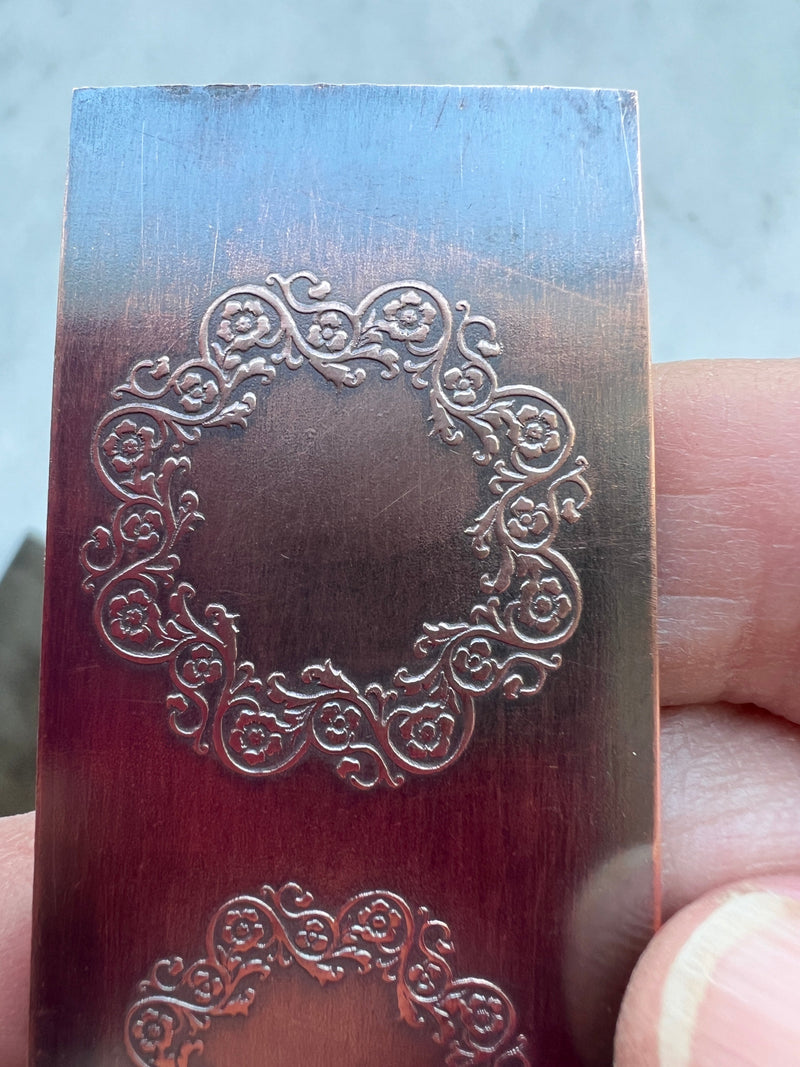 Ring of flowers plate