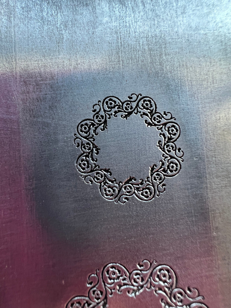 Ring of flowers plate