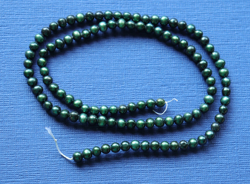 Vintage freshwater pearls 4mm