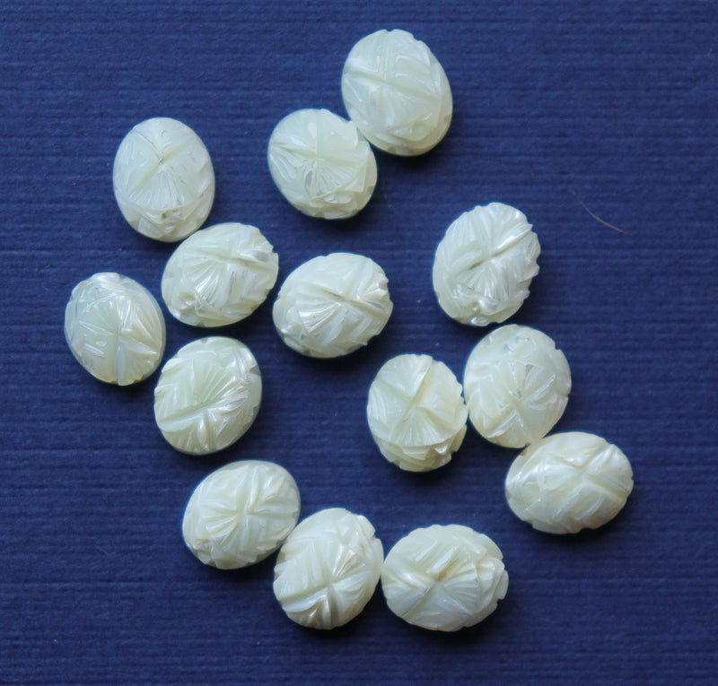 Madreperla Tallada 9x8mm