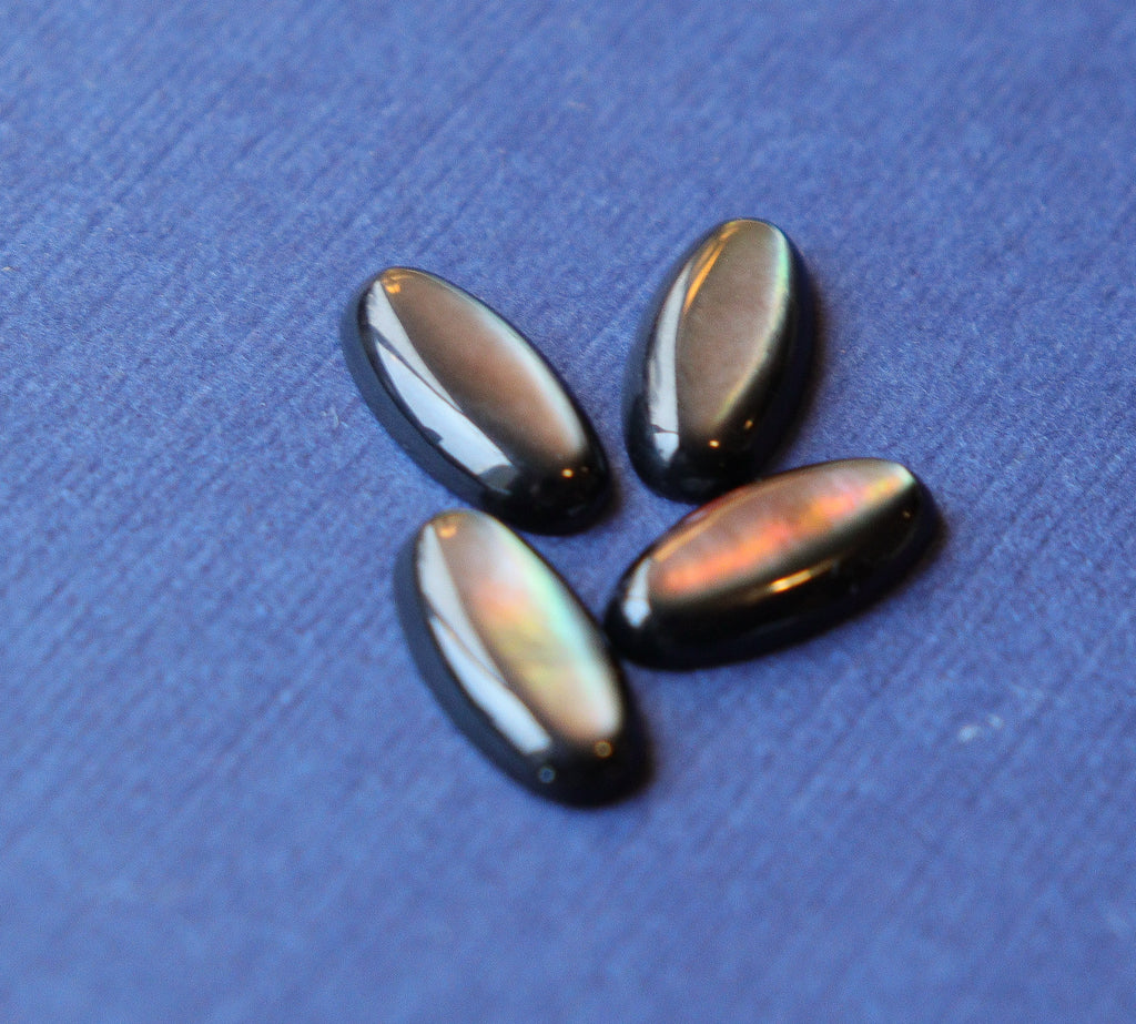 Black Tahitian Mother of Pearl cabochons 14x7mm — Lion Punch